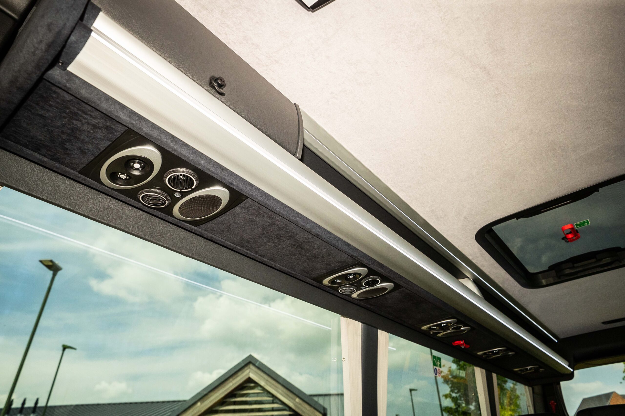 MINIBUS HIRE LONDON